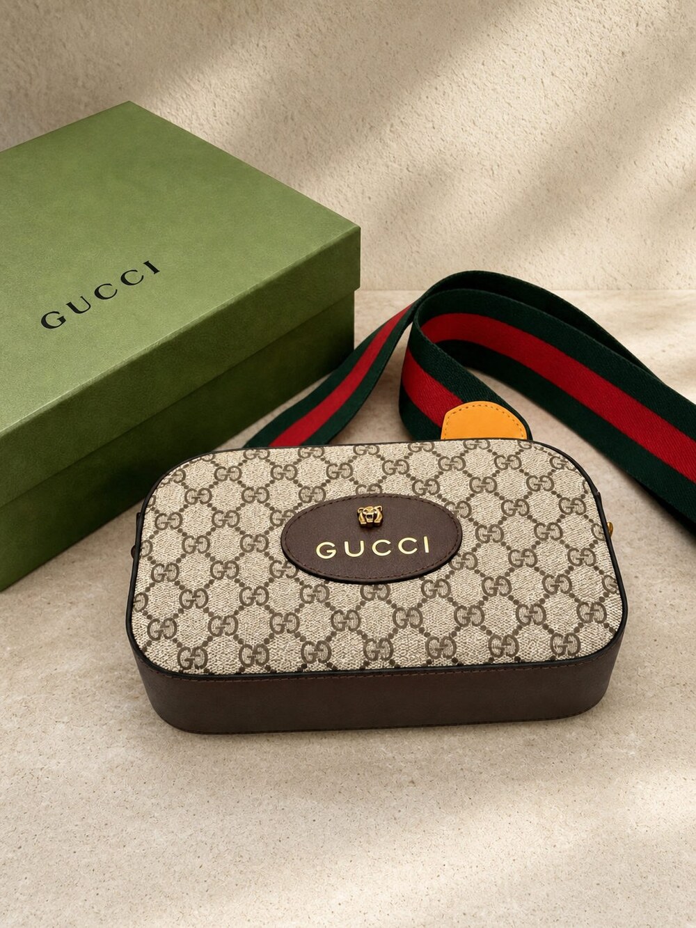 Gucci Small Neo Vintage Crossbody Camera Purse in GG Supreme Canvas - Picture 2 of 5